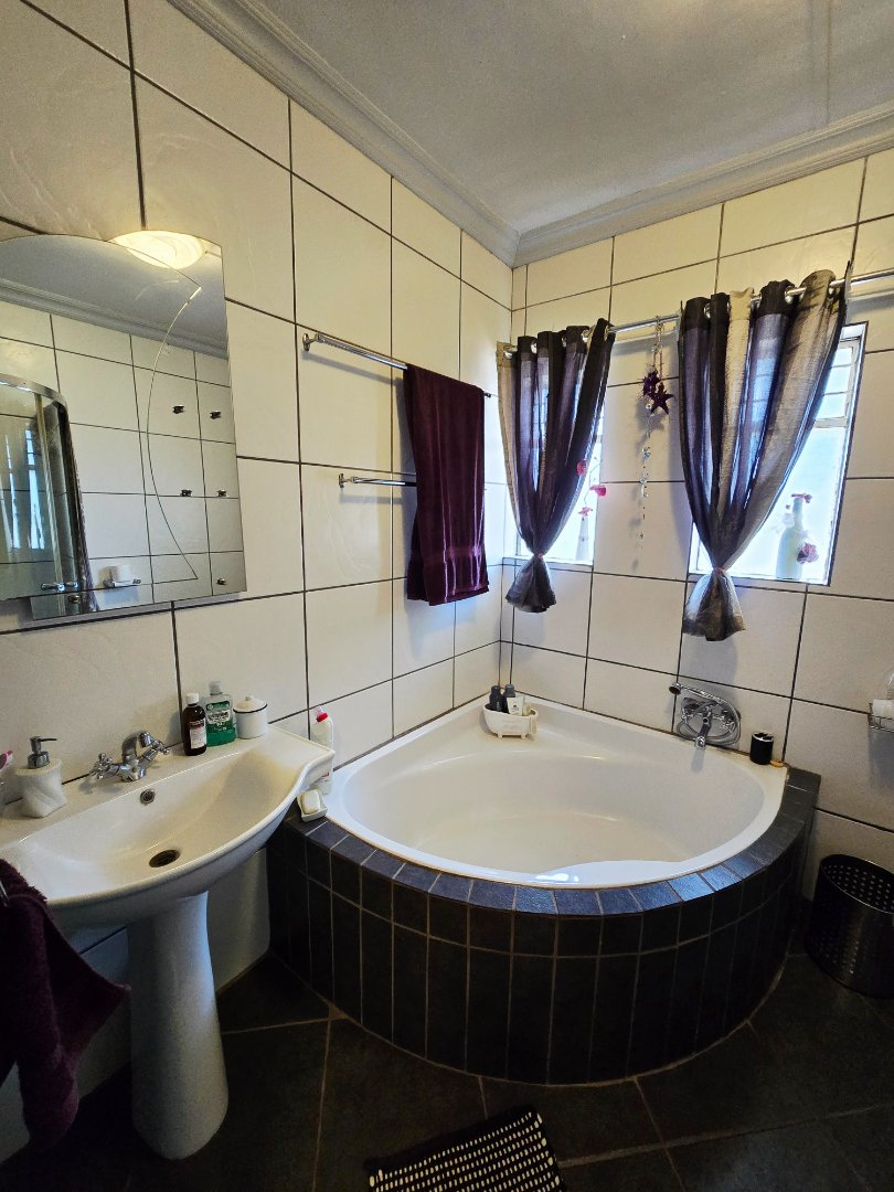 3 Bedroom Property for Sale in Wilkeville North West